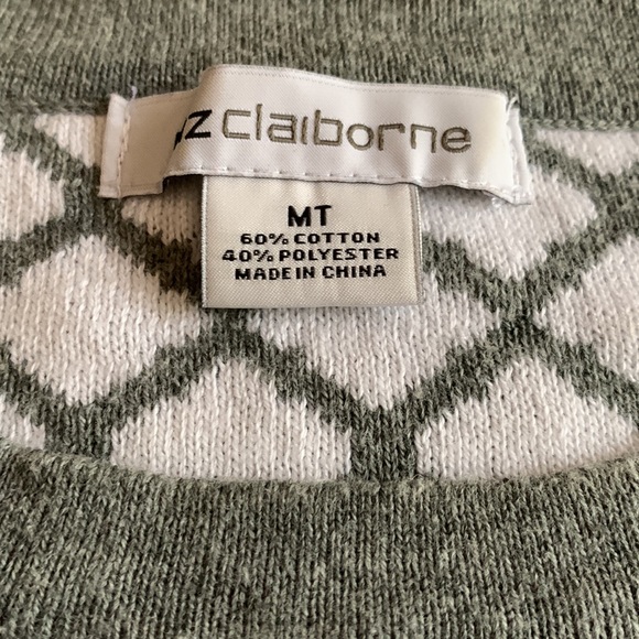 Liz Claiborne gray and white sweater.  Size Tall Medium. 3/4 length sleeves. - Picture 2 of 3